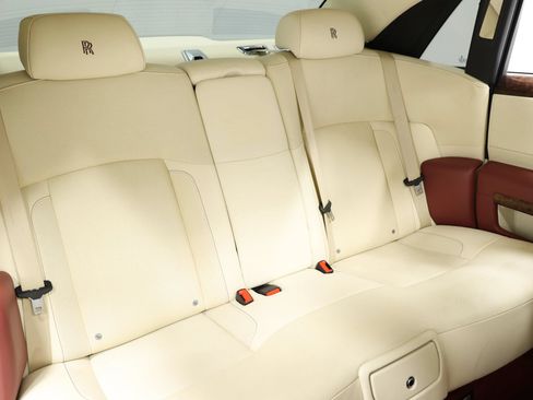 Used 2013 Rolls-Royce Ghost RWD image 98