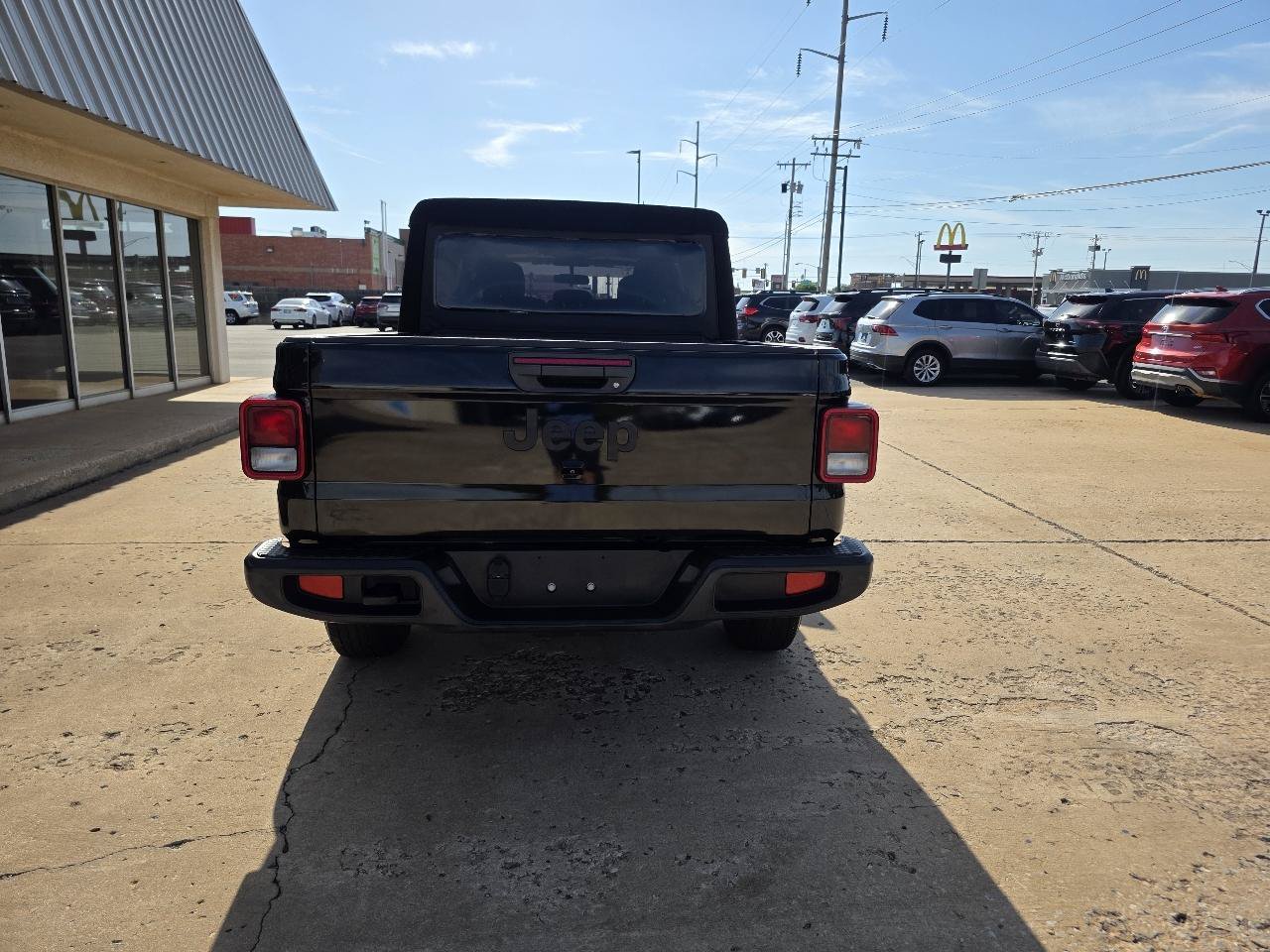 Used 2024 Jeep Gladiator Sport AWD/4WD image 7