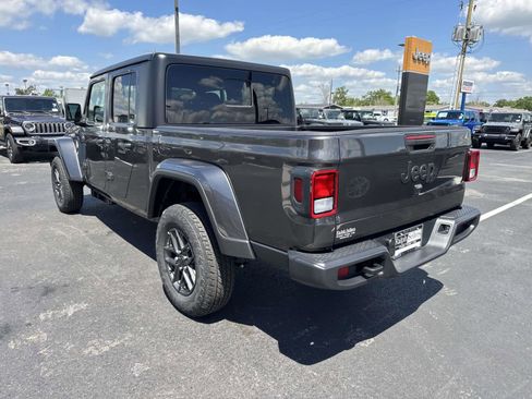 New 2026 Jeep Gladiator Sport image 4
