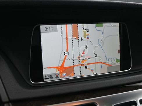 Used 2014 Mercedes-Benz E 250 BlueTEC Sedan image 6