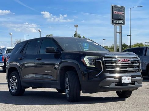 Used 2025 GMC Terrain Elevation AWD/4WD image 2