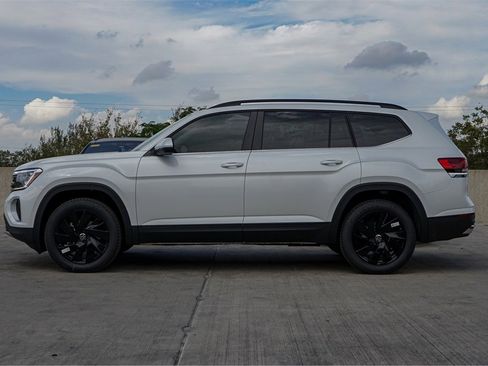 New 2026 Volkswagen Atlas SE image 5