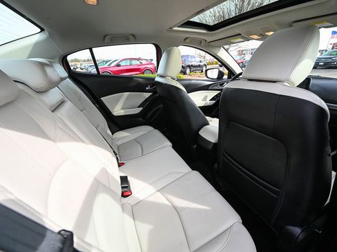 Used 2018 MAZDA MAZDA3 Grand Touring w/ Premium Equipment Package image 25