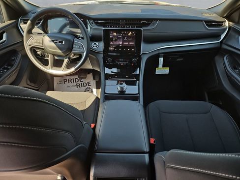 New 2025 Jeep Grand Cherokee Laredo X image 10