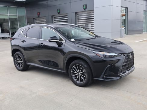 Used 2024 Lexus NX 350 AWD image 2