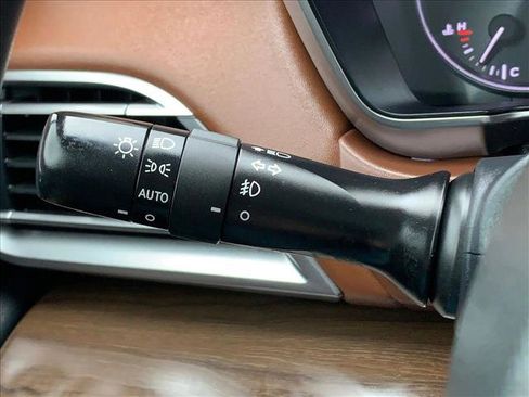 Used 2021 Subaru Outback Touring w/ Popular Package #2 image 16