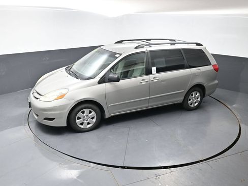 Used 2008 Toyota Sienna CE FWD image 13