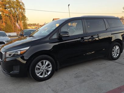 Used 2015 Kia Sedona LX