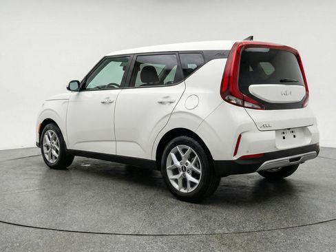 Used 2025 Kia Soul LX w/ LX Technology Package image 6