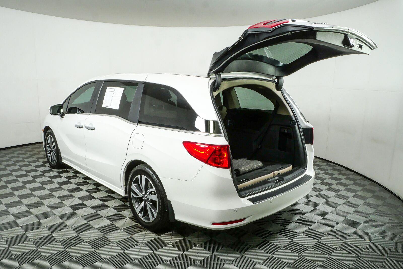 Used 2024 Honda Odyssey Touring image 36