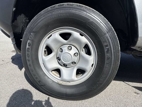 Used 2022 Toyota Tacoma SR AWD/4WD image 7