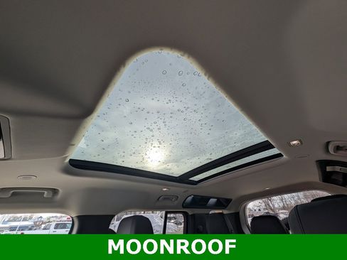 Used 2024 Land Rover Defender 110 S image 3