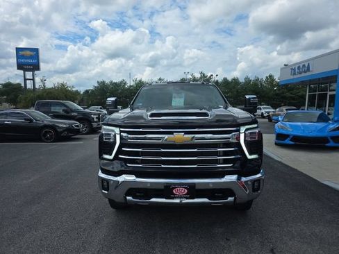 Used 2025 Chevrolet Silverado 3500 LTZ AWD/4WD image 8