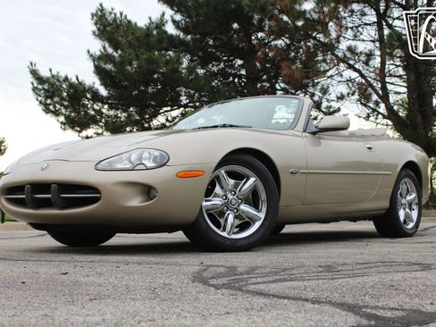 Used 1999 Jaguar XK8 Convertible RWD image 19