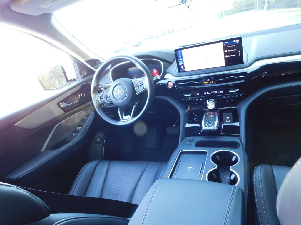 Used 2025 Acura MDX w/ Technology Package FWD image 6