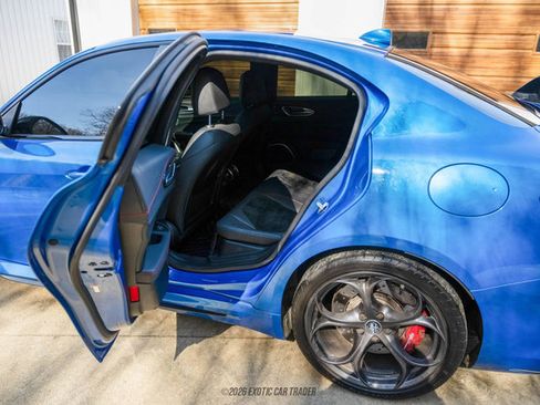 Used 2020 Alfa Romeo Giulia Quadrifoglio w/ Nero Edizione image 59