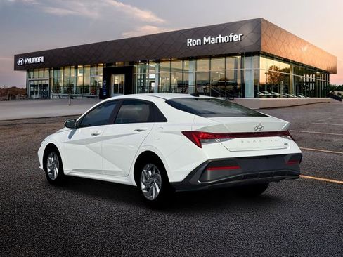 New 2026 Hyundai Elantra Blue image 5