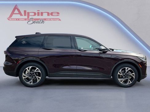 Used 2024 Lincoln Nautilus Premier w/ Equipment Group 102A AWD/4WD image 6