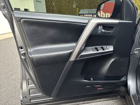 Used 2017 Toyota RAV4 XLE image 16