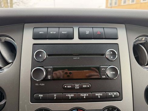 Used 2013 Ford Expedition XLT image 30