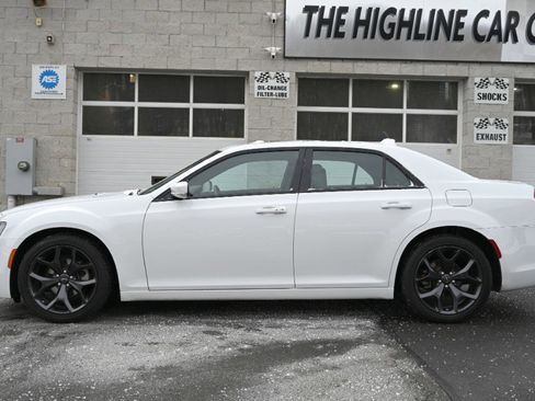 Used 2023 Chrysler 300 S image 4