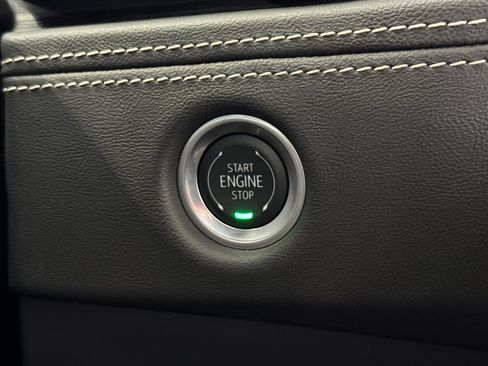 Certified 2025 Cadillac Escalade ESV Premium Luxury image 52