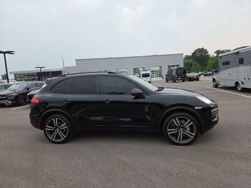 Used 2013 Porsche Cayenne S AWD/4WD image 2