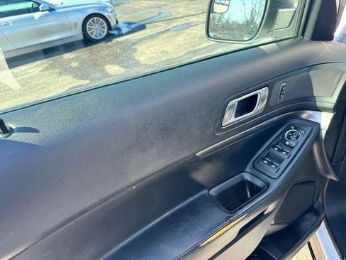 Used 2017 Ford Explorer 4WD Police Interceptor image 5