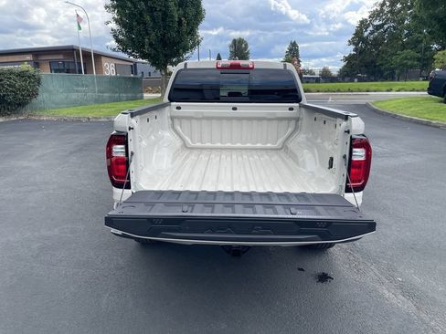 New 2026 GMC Canyon AT4 w/ Technology Plus Package AWD/4WD image 27
