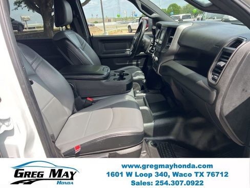 Used 2022 RAM 3500 Tradesman w/ Chrome Appearance Group AWD/4WD image 12