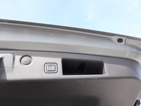 Used 2023 Chevrolet Equinox RS image 21