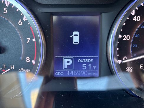 Used 2015 Toyota Highlander LE image 19