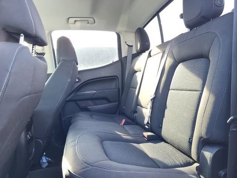 Used 2022 Chevrolet Colorado LT w/ LT Convenience Package image 2