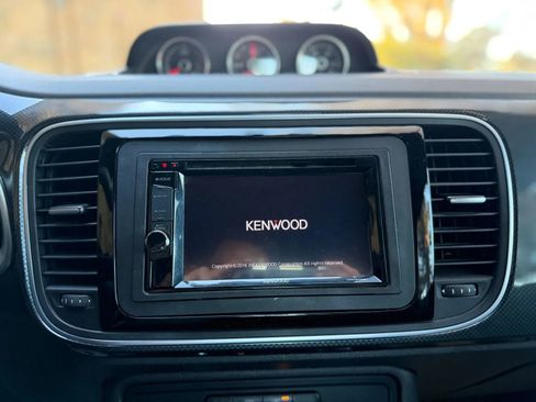 Used 2012 Volkswagen Beetle 2.0T image 19