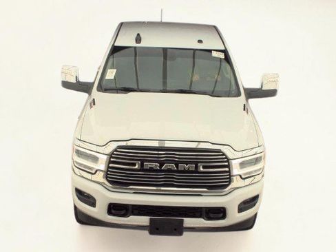 Used 2024 RAM 2500 Laramie AWD/4WD image 2