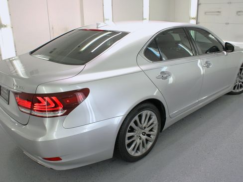 Used 2016 Lexus LS 460 image 30