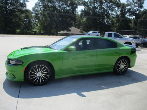 Used 2017 Dodge Charger R/T RWD image 8