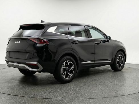 Used 2025 Kia Sportage LX image 9