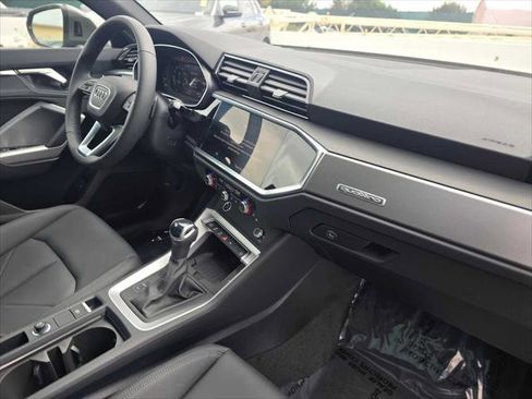 New 2025 Audi Q3 2.0T Premium image 12