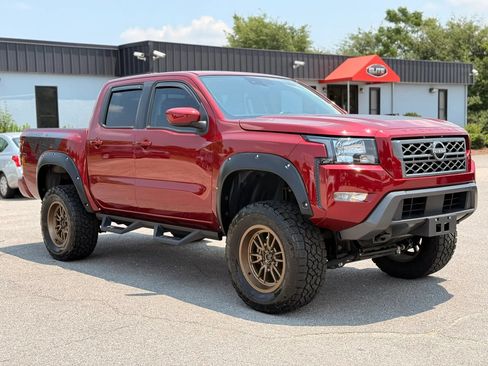 Used 2022 Nissan Frontier SV AWD/4WD image 3