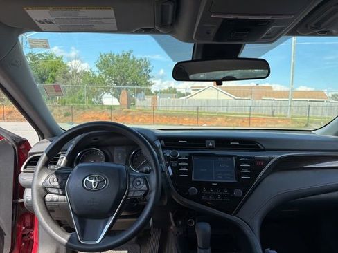 Used 2020 Toyota Camry LE FWD image 12