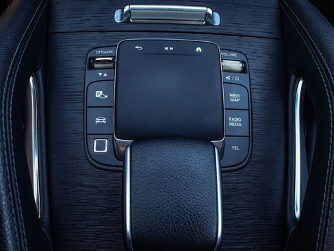 Used 2025 Mercedes-Benz GLE 450e 4MATIC w/ AMG Line Interior image 26