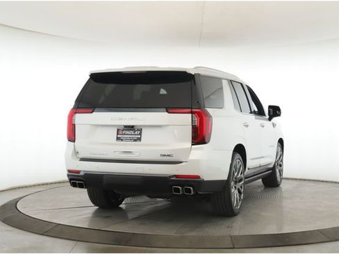 Used 2025 GMC Yukon Denali Ultimate AWD/4WD image 7