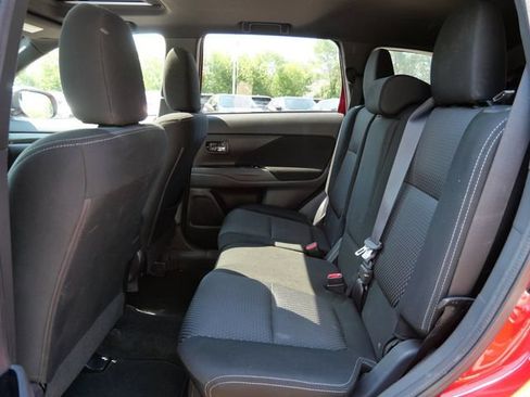 Used 2018 Mitsubishi Outlander LE FWD image 11