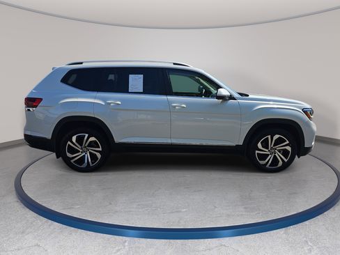 Used 2023 Volkswagen Atlas SEL AWD/4WD image 8