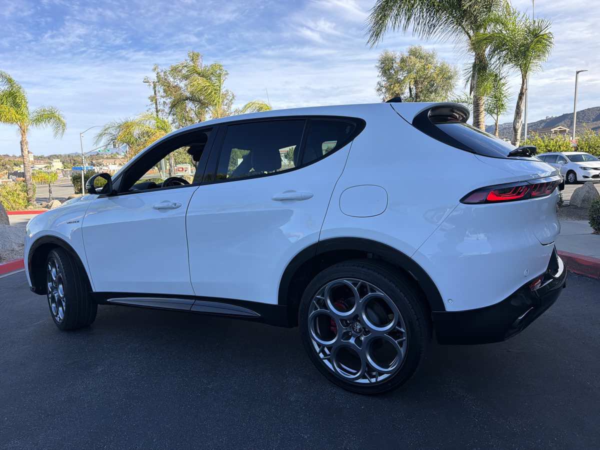 Used 2024 Alfa Romeo Tonale Ti w/ Active Assist Package AWD/4WD image 11