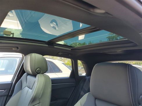 New 2025 Audi Q3 2.0T Premium image 17