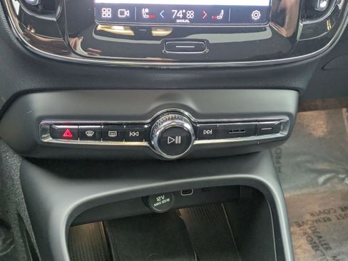 Certified 2023 Volvo C40 P8 Recharge Ultimate image 22