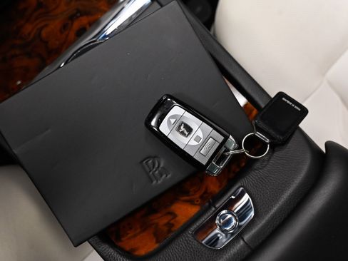 Used 2012 Rolls-Royce Ghost RWD image 66
