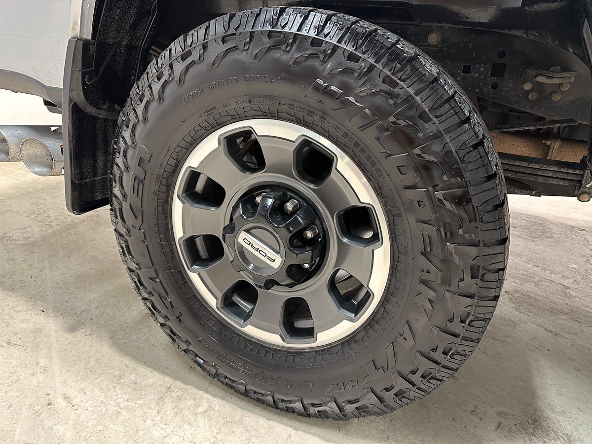 Used 2024 Ford F350 Lariat w/ Lariat Ultimate Package AWD/4WD image 19